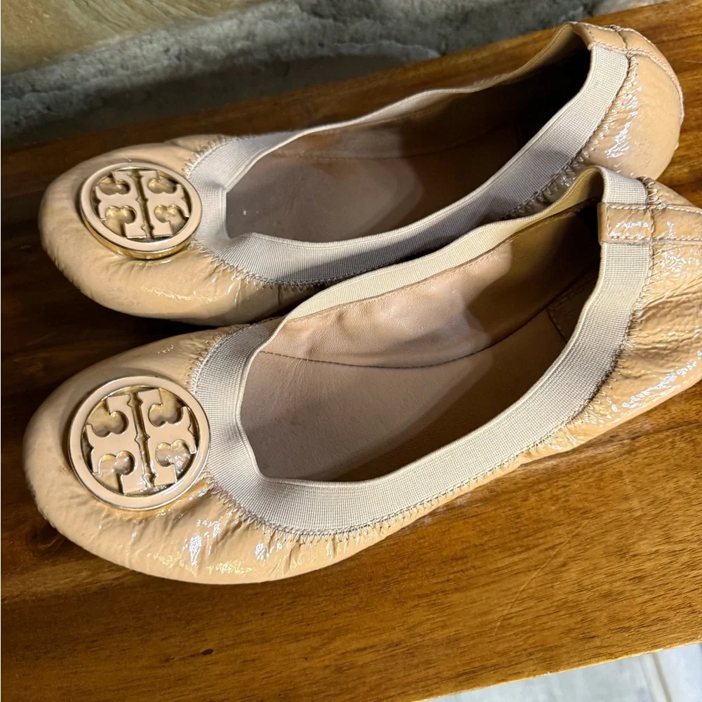 Tory Burch Beige Leather Ballet Flats with Gold Logo